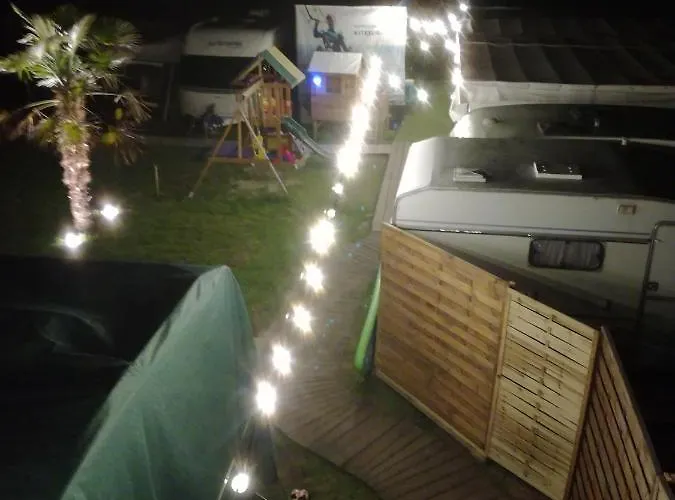 Surf Wioska W Centrum Jastarni יאסטארניה